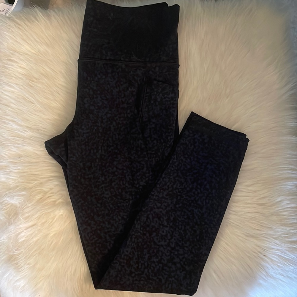 Athleta stash pocket II Gravel tight - Picture 2 of 5